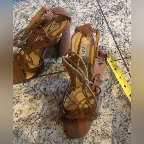 Caramel colour block heel lace up sandals. Size. 7.5 - Picture 2 of 5